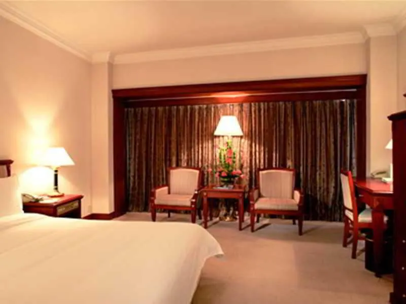 Hua Ting Hotel And Towers Shanghai 5*,